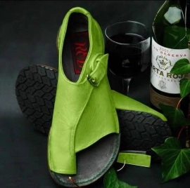 ულამაზესი ქალის მწვანე ფეხსაცმელები შეკვეთით ზომა 37 დან 45 -მდე