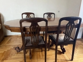 მისაღების მაგიდა და სკამი